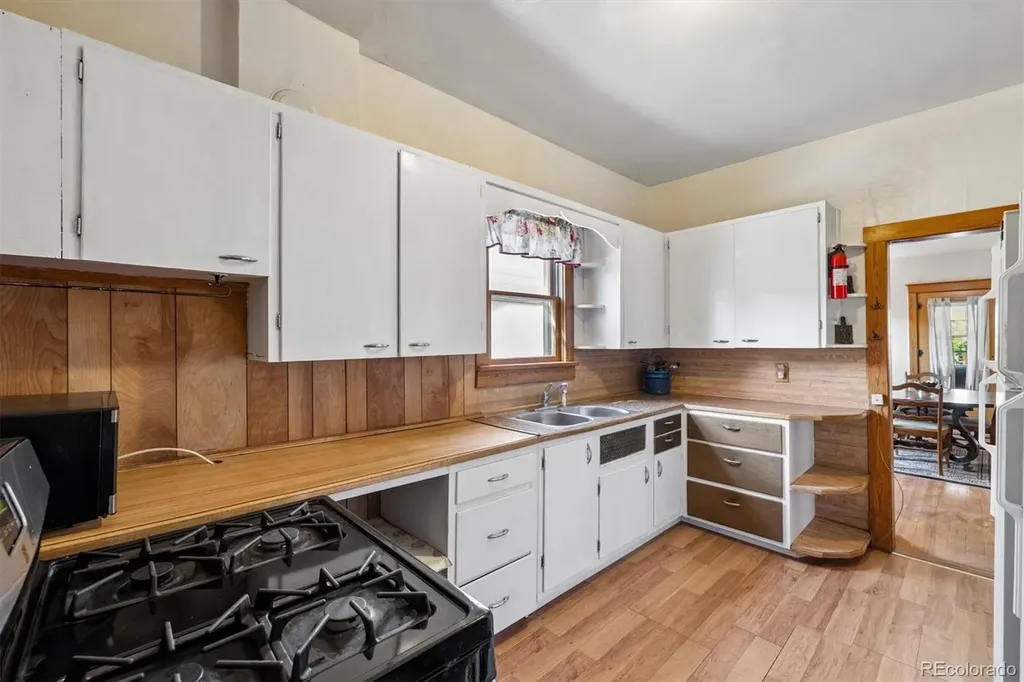 1106 Cheyenne Street Golden CO 80401