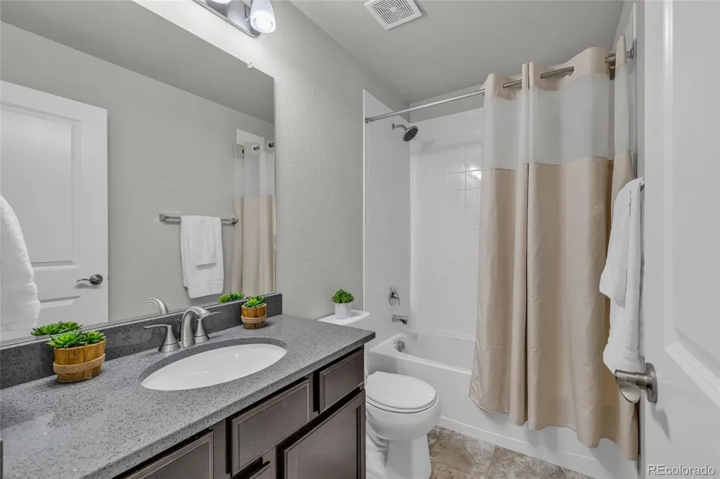 1877 S Buchanan Circle Aurora CO 80018