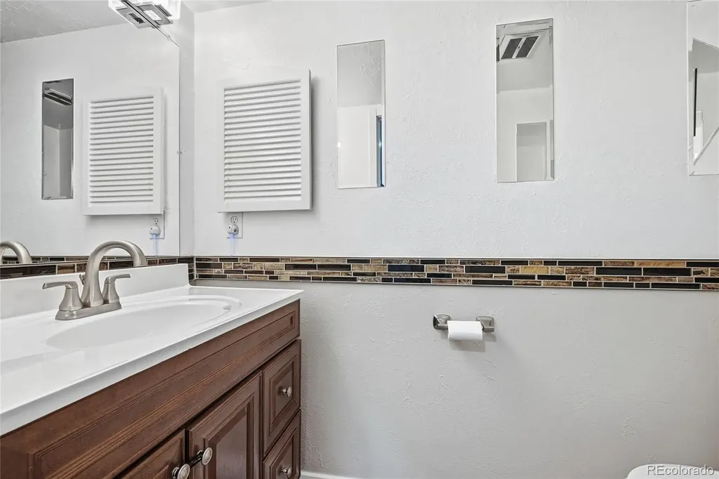3550 S Harlan Street Denver CO 80235
