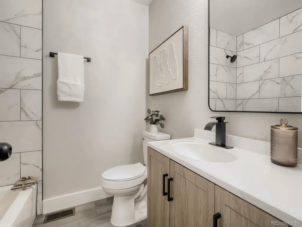 17694 E Loyola Drive Aurora CO 80013