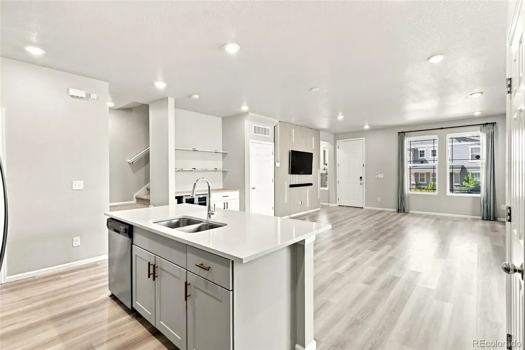 18292 E Kansas Place Aurora CO 80017