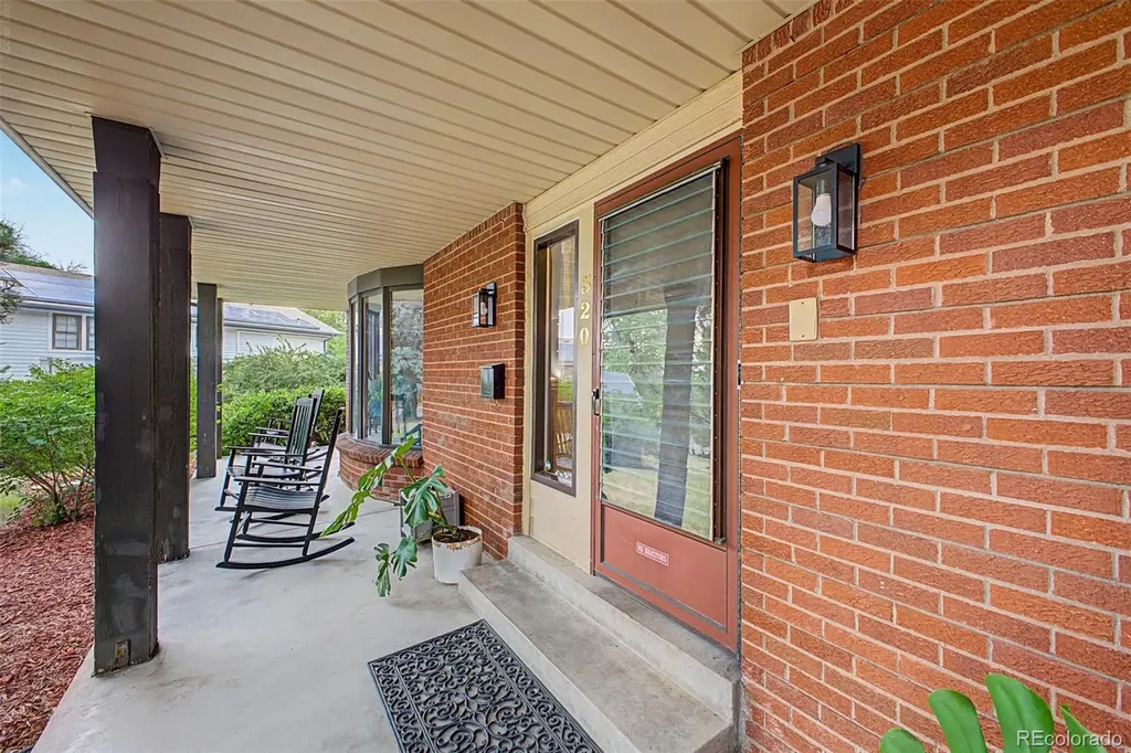320 Oswego Court Aurora CO 80010