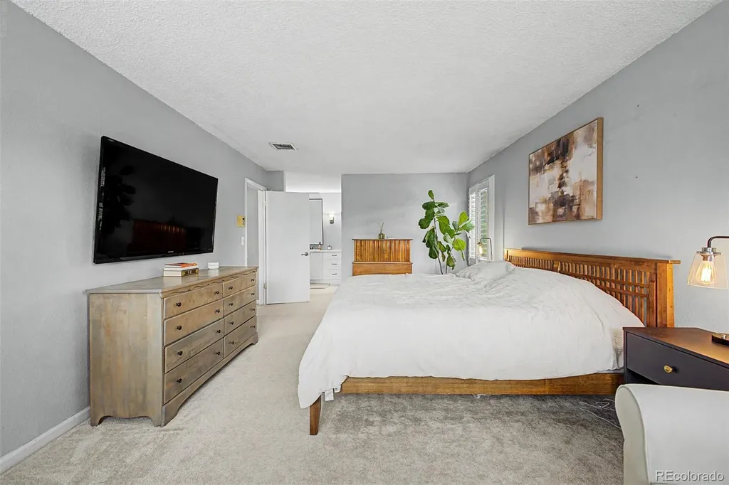 320 Oswego Court Aurora CO 80010