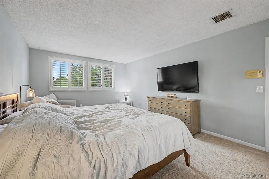 320 Oswego Court Aurora CO 80010
