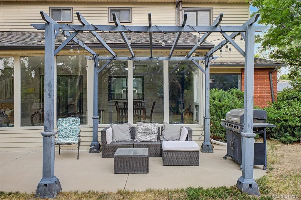 320 Oswego Court Aurora CO 80010