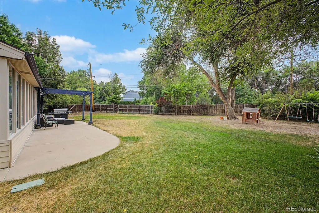 320 Oswego Court Aurora CO 80010