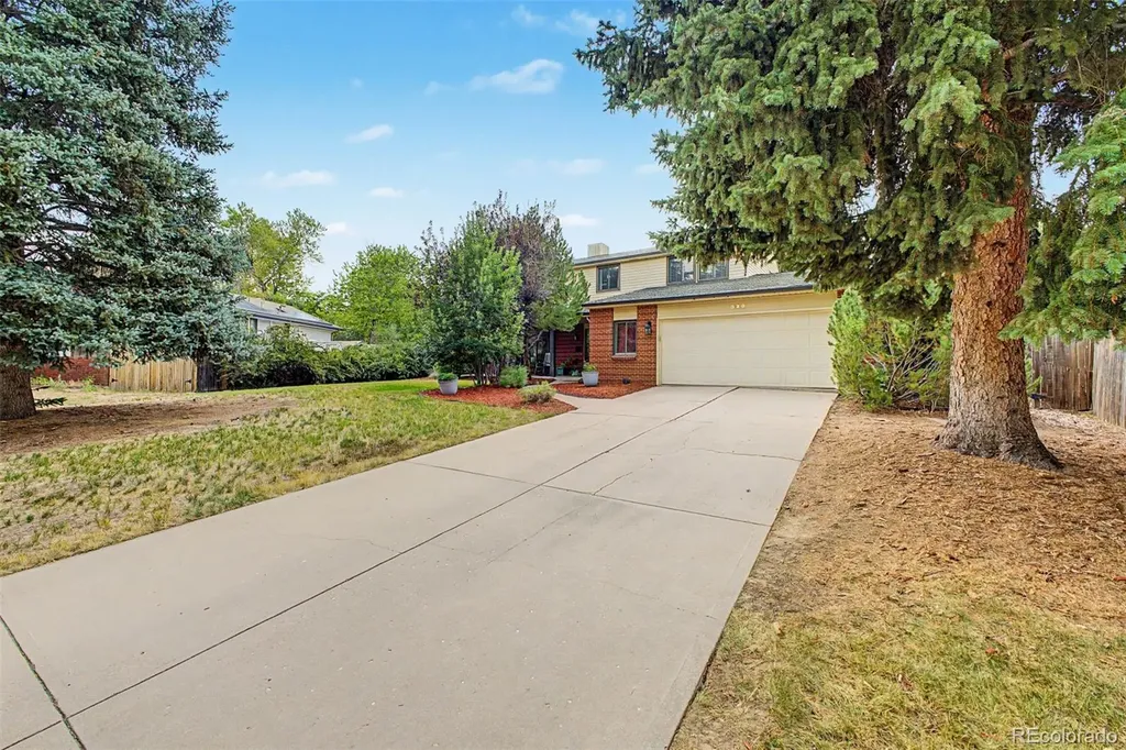 320 Oswego Court Aurora CO 80010