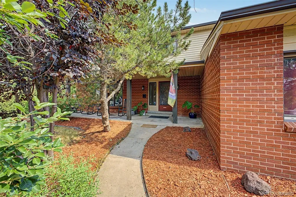320 Oswego Court Aurora CO 80010
