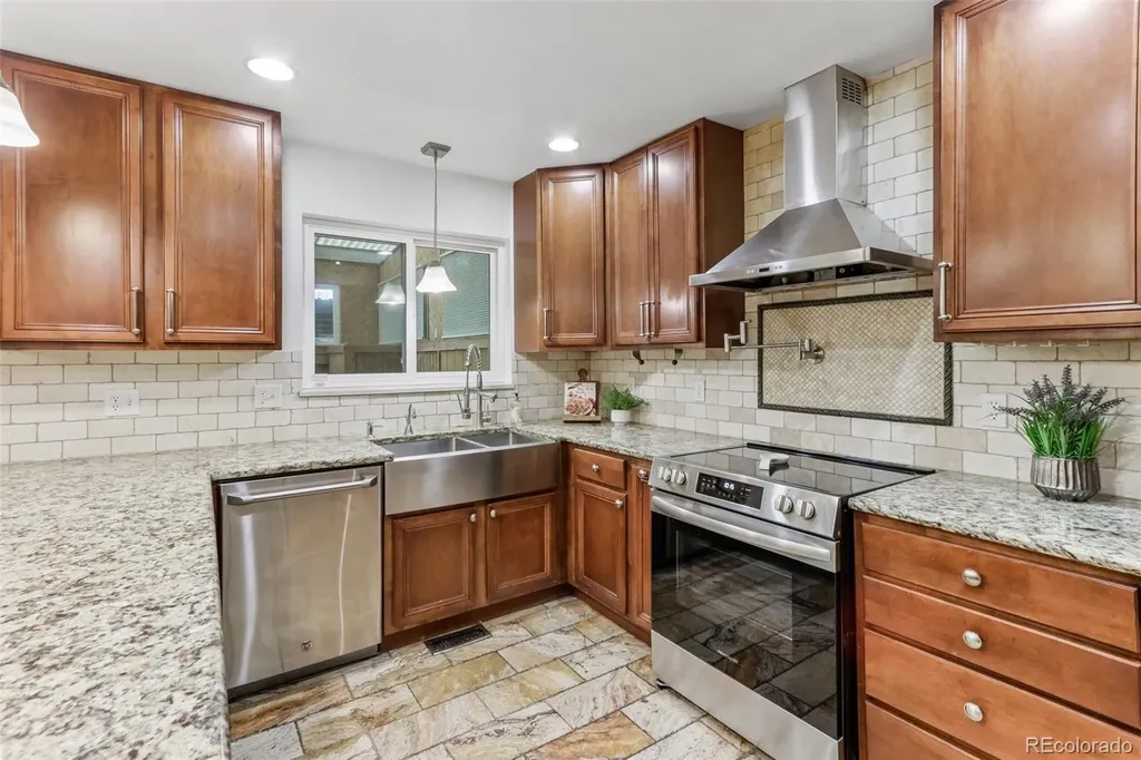 9183 E Oxford Drive Denver CO 80237