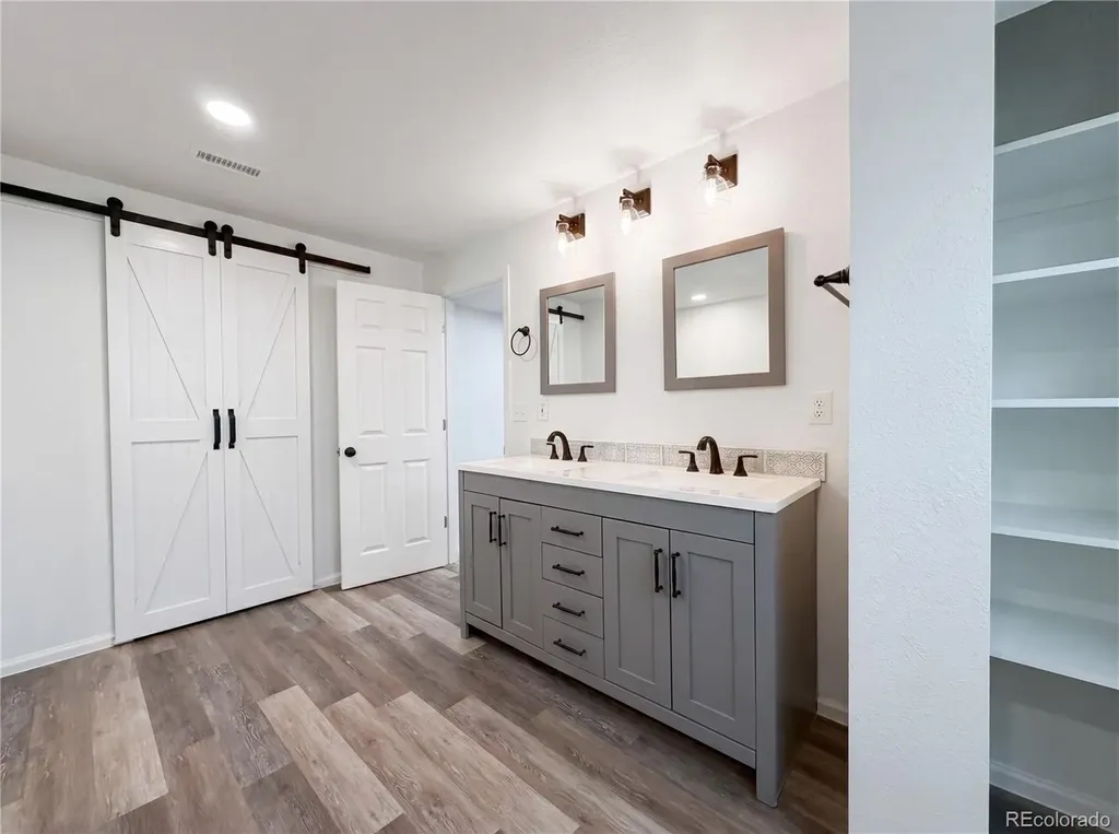 8585 Raspberry Drive Longmont CO 80504