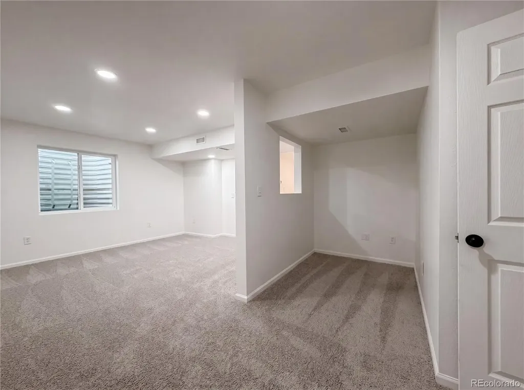 8585 Raspberry Drive Longmont CO 80504