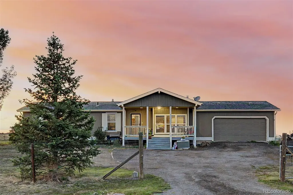 58117 E 42nd Drive Strasburg CO 80136