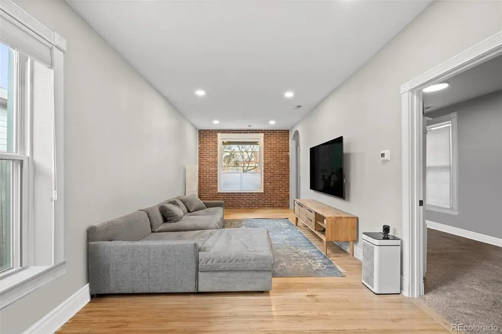 3233 N Marion Street Denver CO 80205