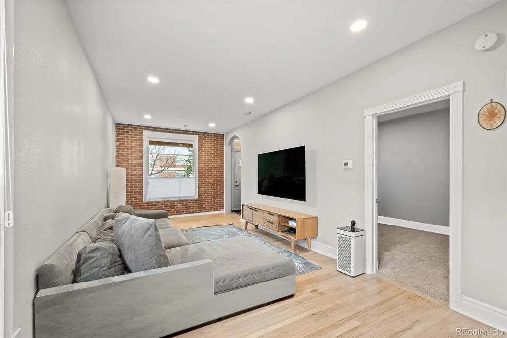 3233 N Marion Street Denver CO 80205