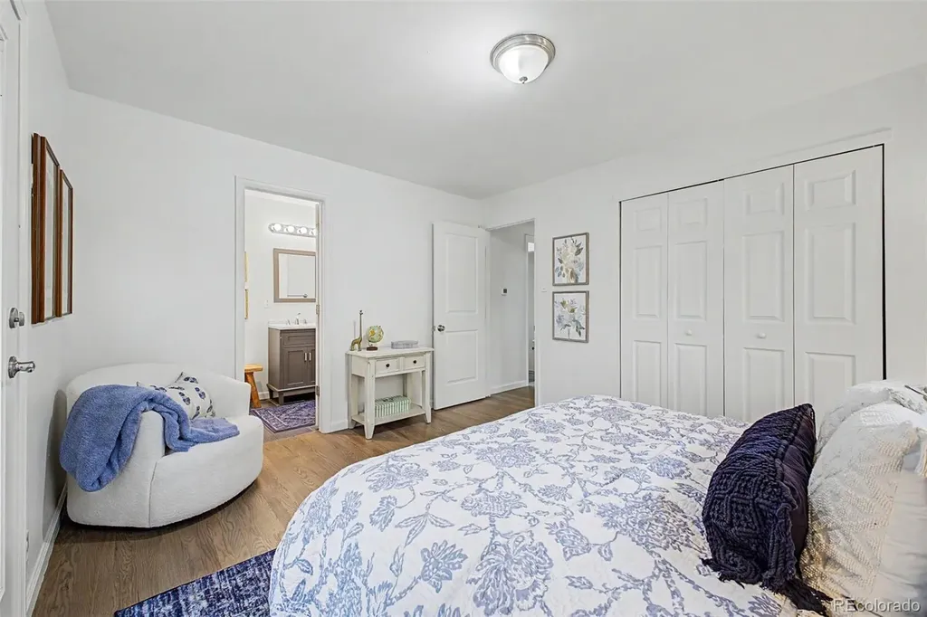 3076 S Holly Place Denver CO 80222