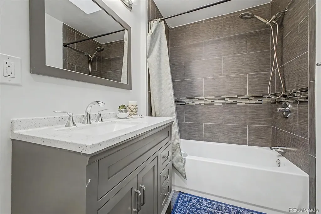 3076 S Holly Place Denver CO 80222