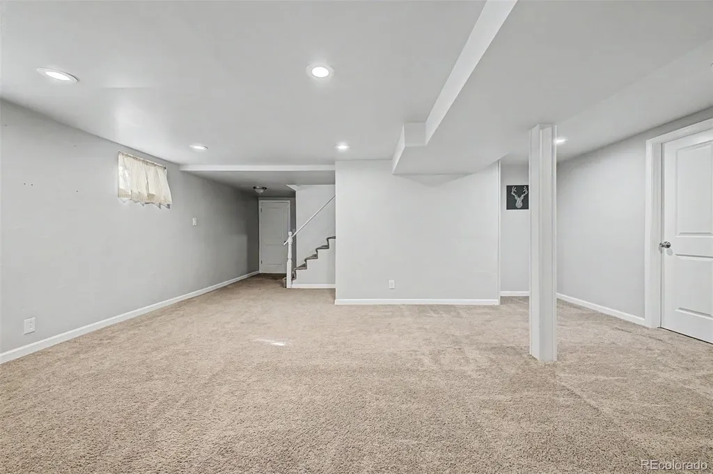 3076 S Holly Place Denver CO 80222