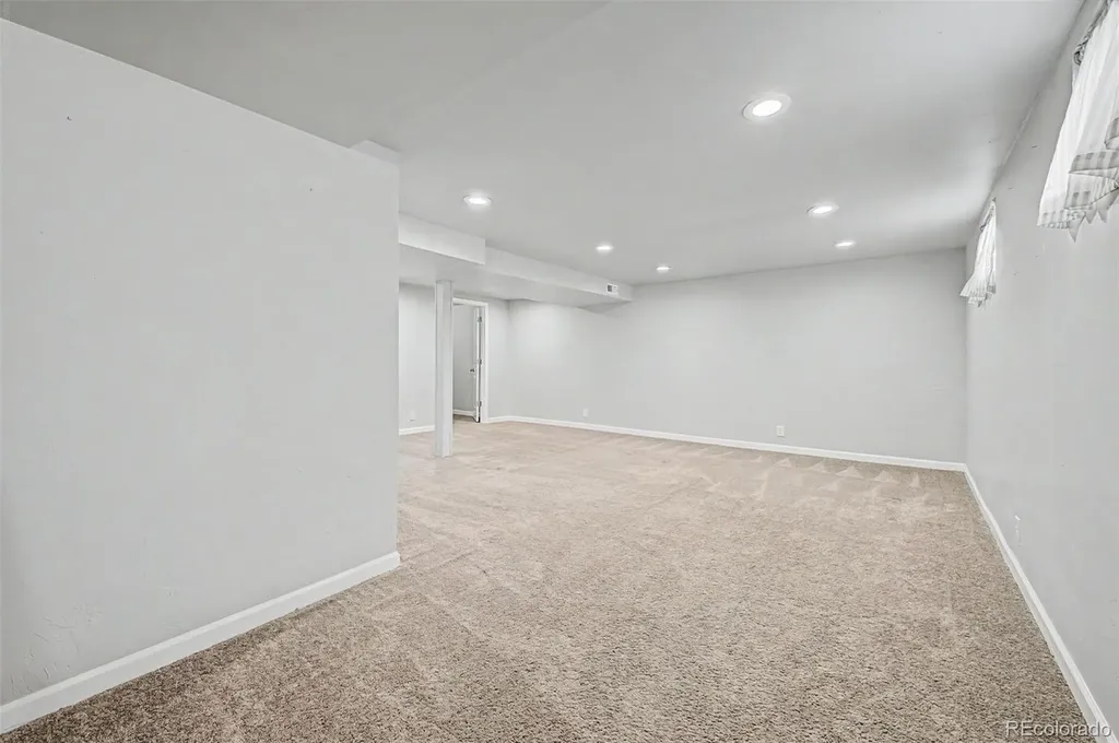 3076 S Holly Place Denver CO 80222