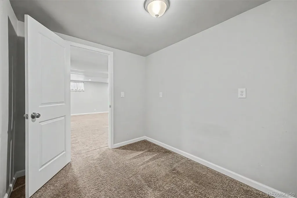 3076 S Holly Place Denver CO 80222