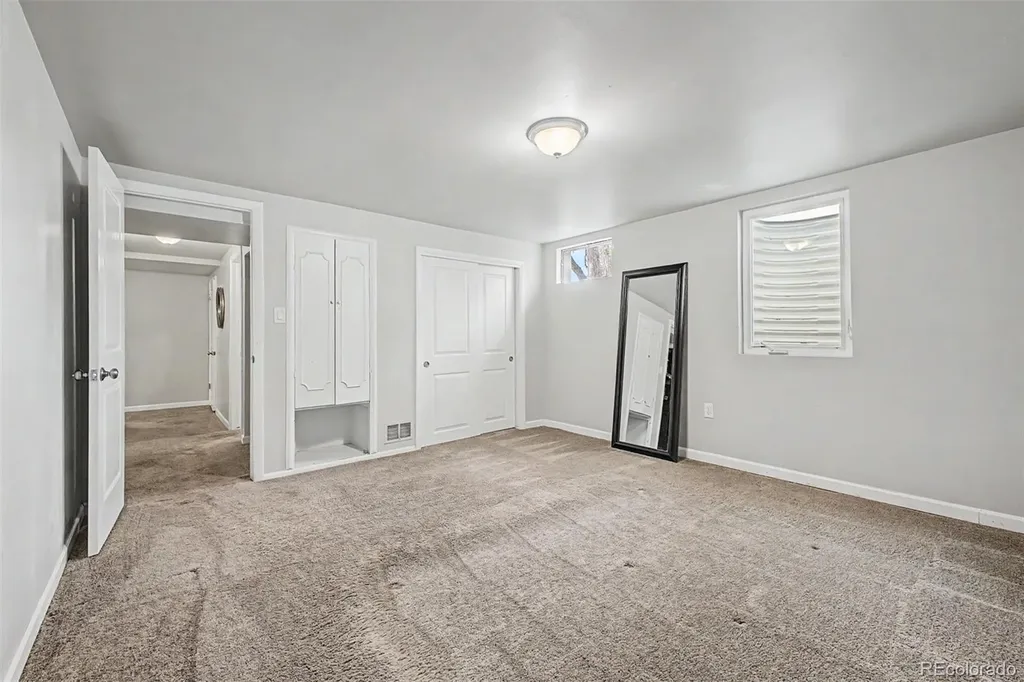 3076 S Holly Place Denver CO 80222