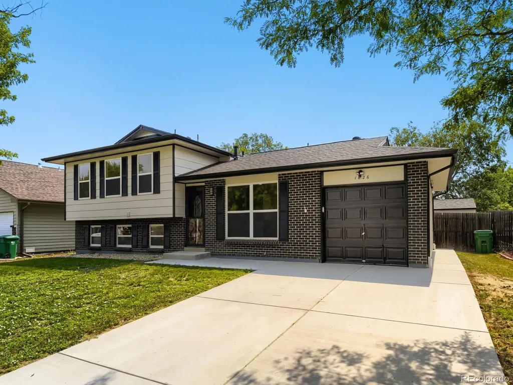1026 Mobile Street Aurora CO 80011