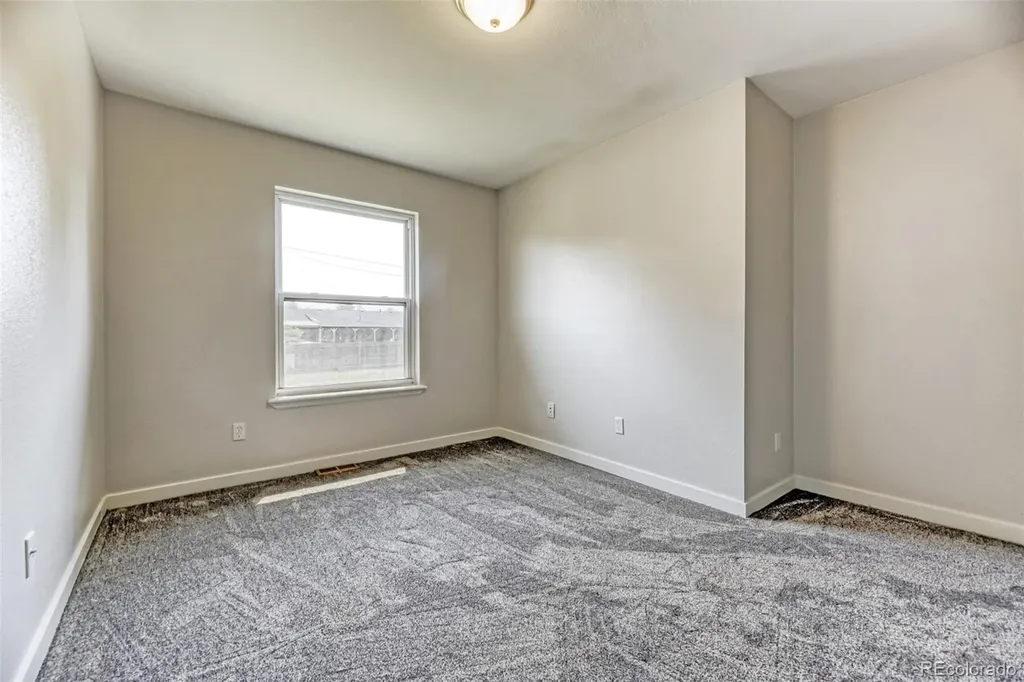 1026 Mobile Street Aurora CO 80011