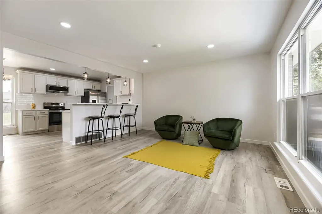 1026 Mobile Street Aurora CO 80011