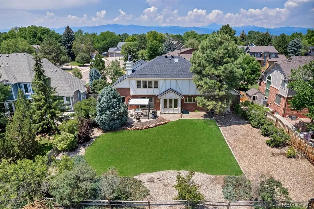 1147 Twin Peaks Circle Longmont CO 80503