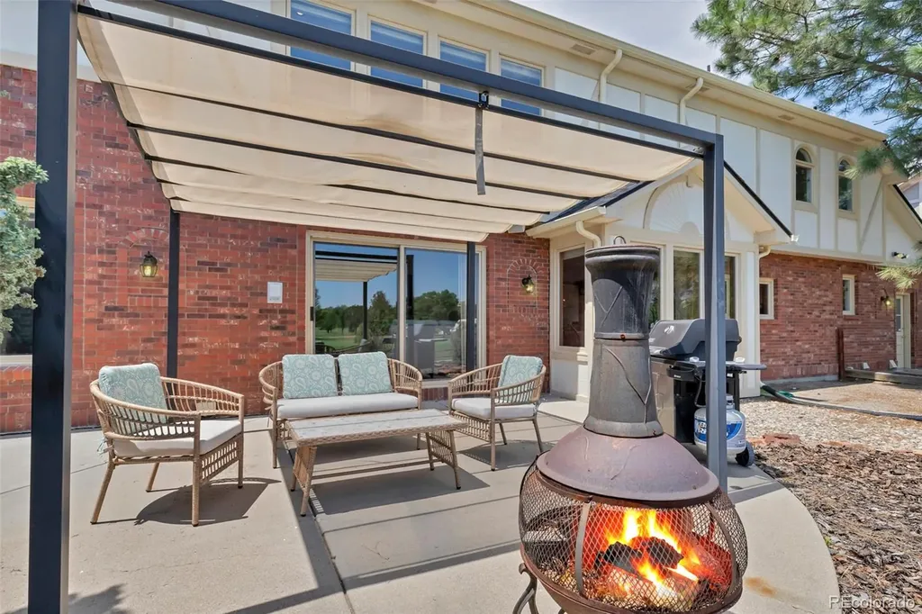 1147 Twin Peaks Circle Longmont CO 80503