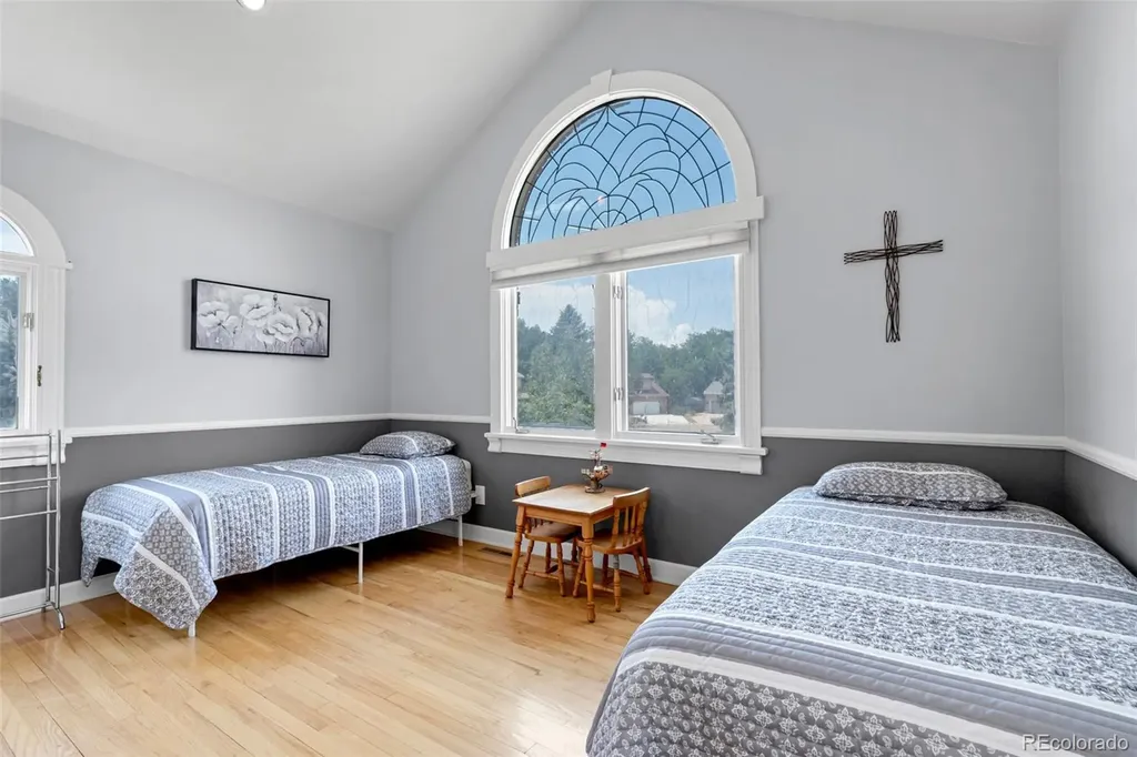 1147 Twin Peaks Circle Longmont CO 80503