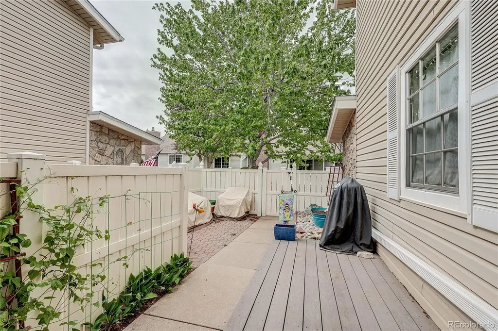 2784 S Heather Gardens Way Aurora CO 80014