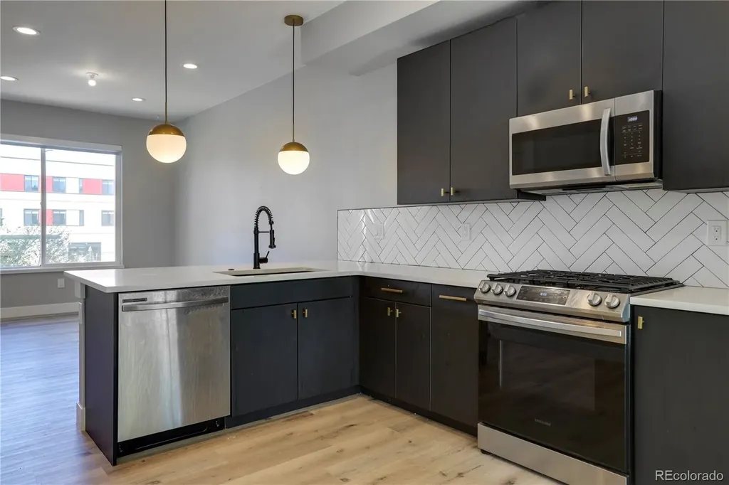 4925 W 10th Avenue Denver CO 80204