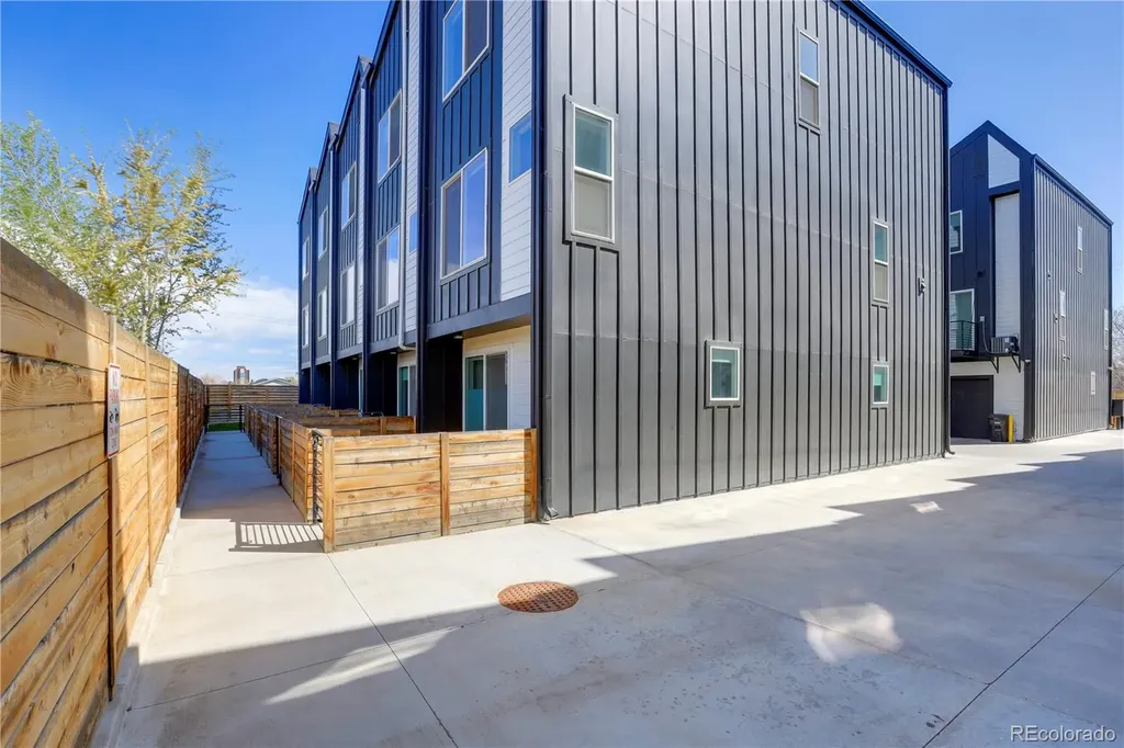 4925 W 10th Avenue Denver CO 80204