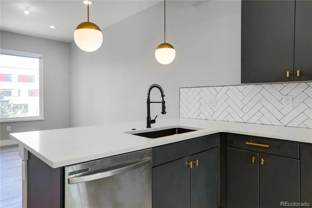 4925 W 10th Avenue Denver CO 80204