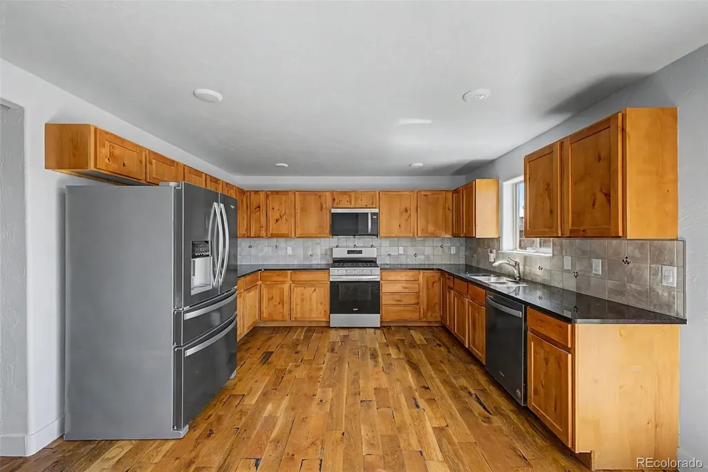 1097 Johnson Street Wiggins CO 80654