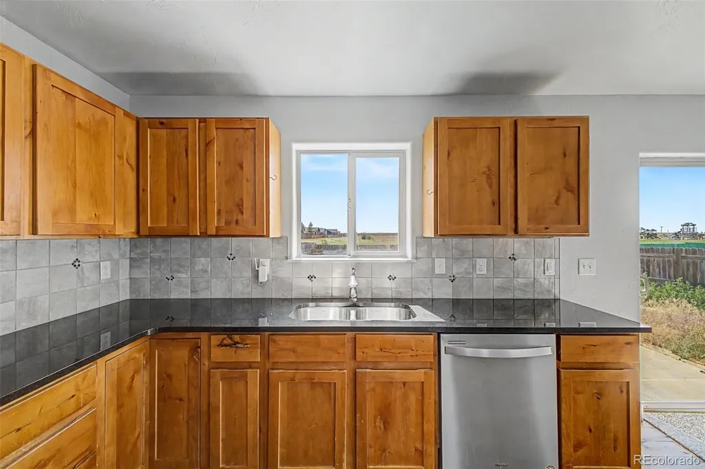 1097 Johnson Street Wiggins CO 80654