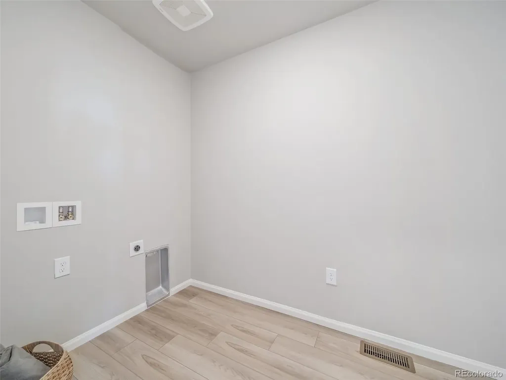46597 Sunflower Lane Bennett CO 80102