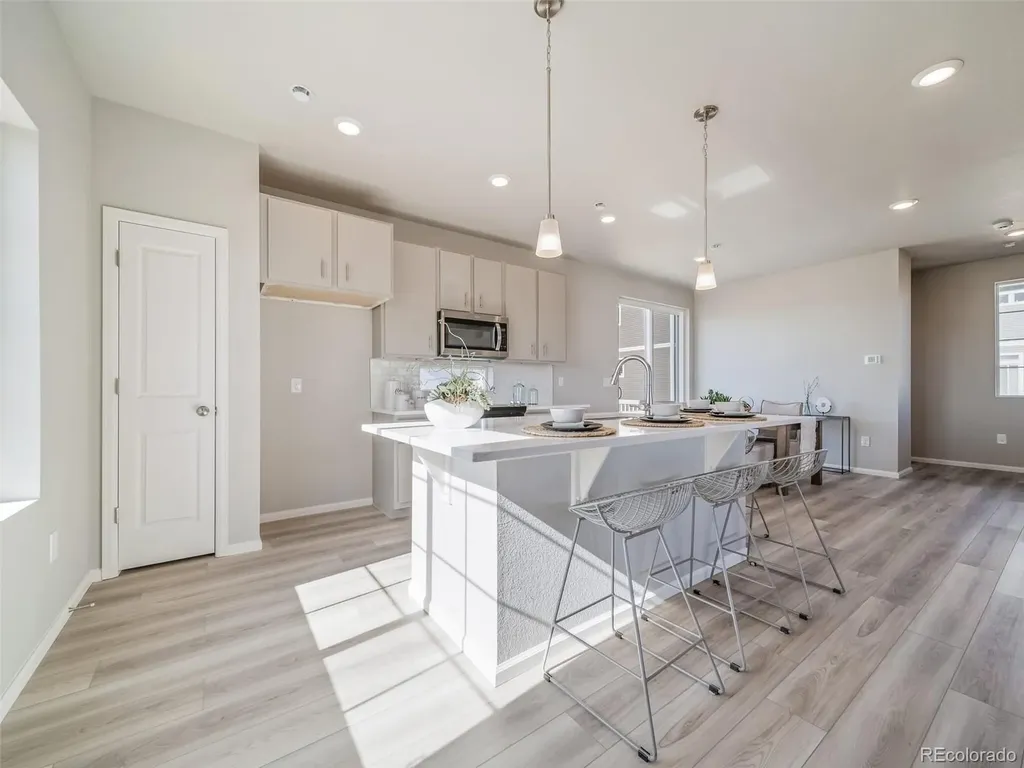 46597 Sunflower Lane Bennett CO 80102