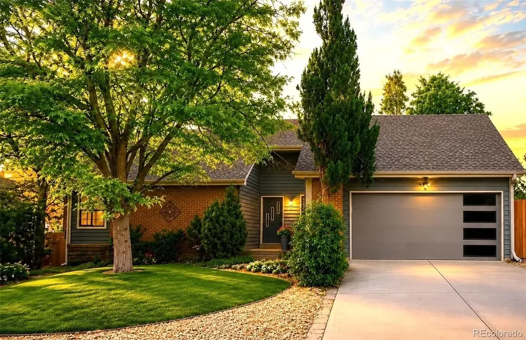 Centennial CO, 8176 S Newport Way