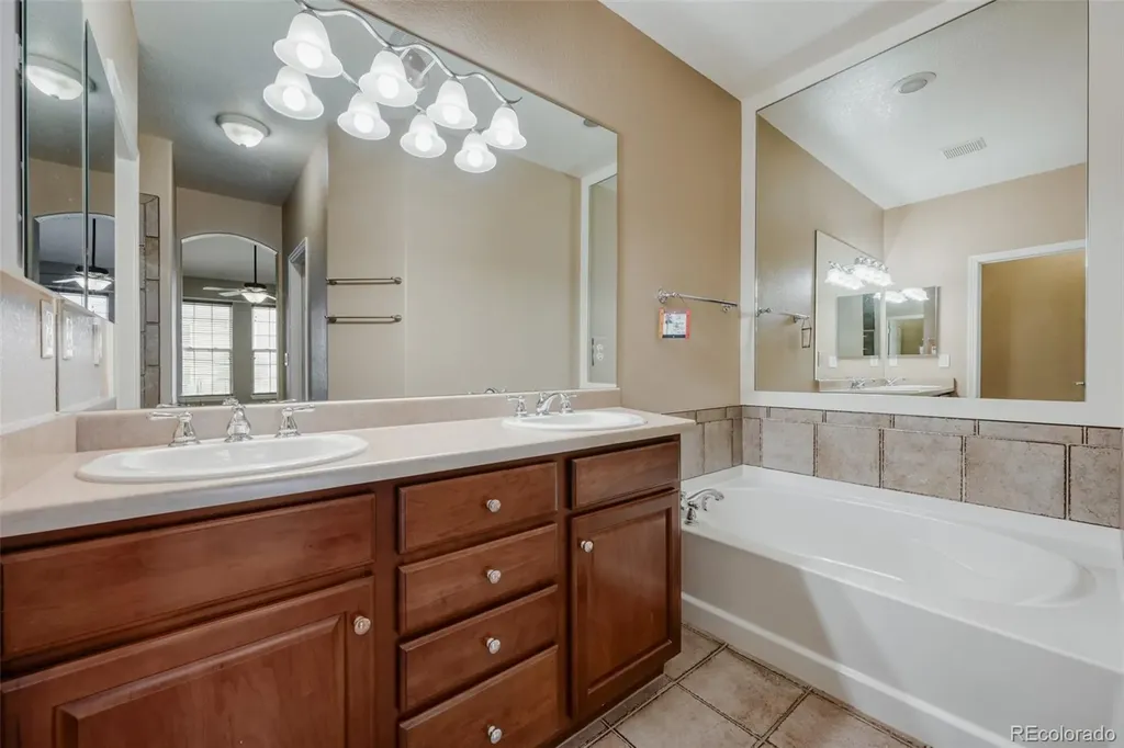 6696 S Shawnee Street Aurora CO 80016