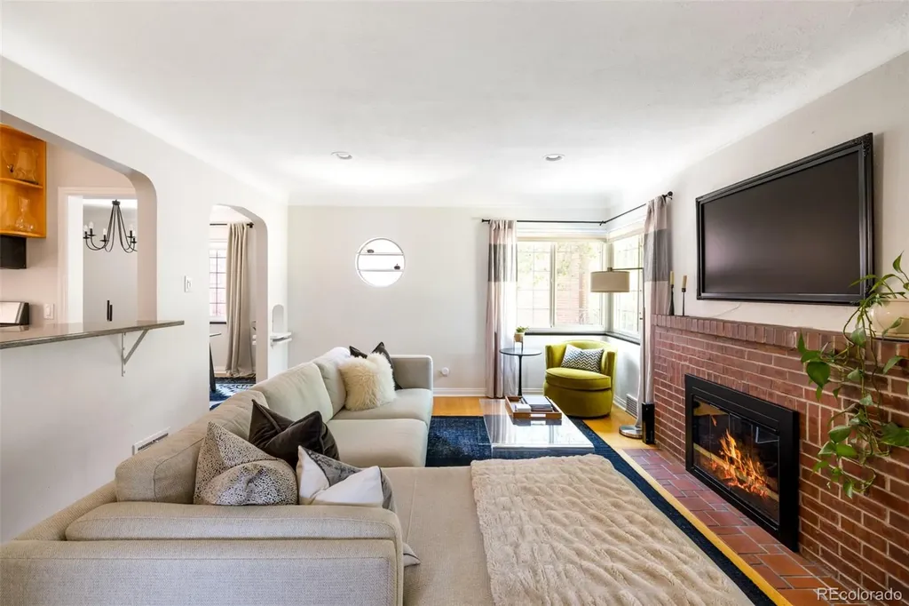 2560 Locust Street Denver CO 80207