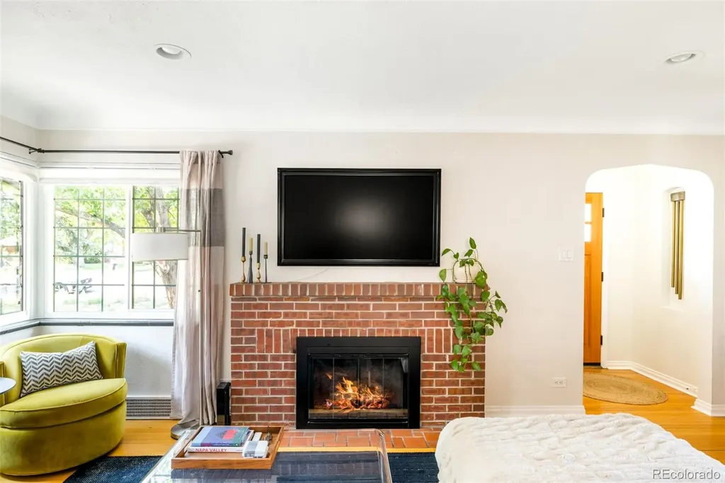 2560 Locust Street Denver CO 80207