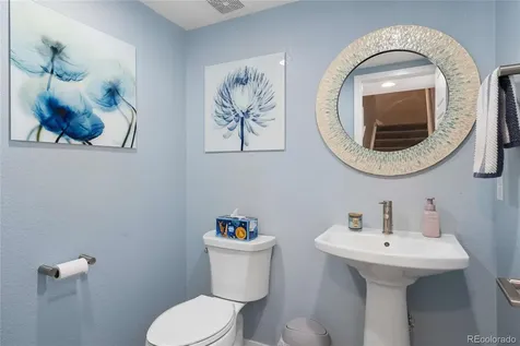 8871 Southurst Street Littleton CO 80129