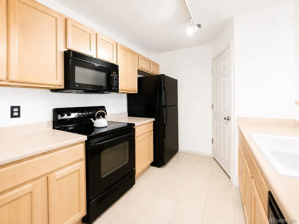 5255 Memphis Street Denver CO 80239