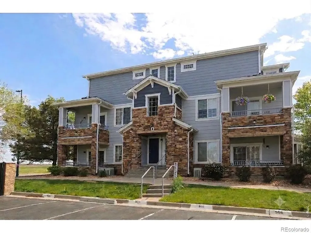 5255 Memphis Street Denver CO 80239