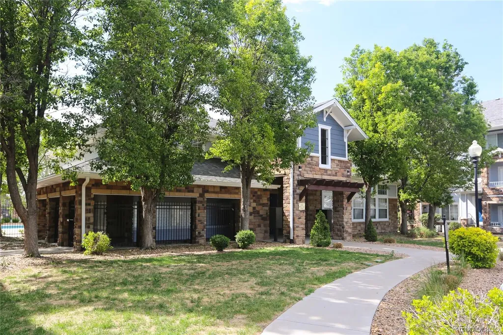 5255 Memphis Street Denver CO 80239