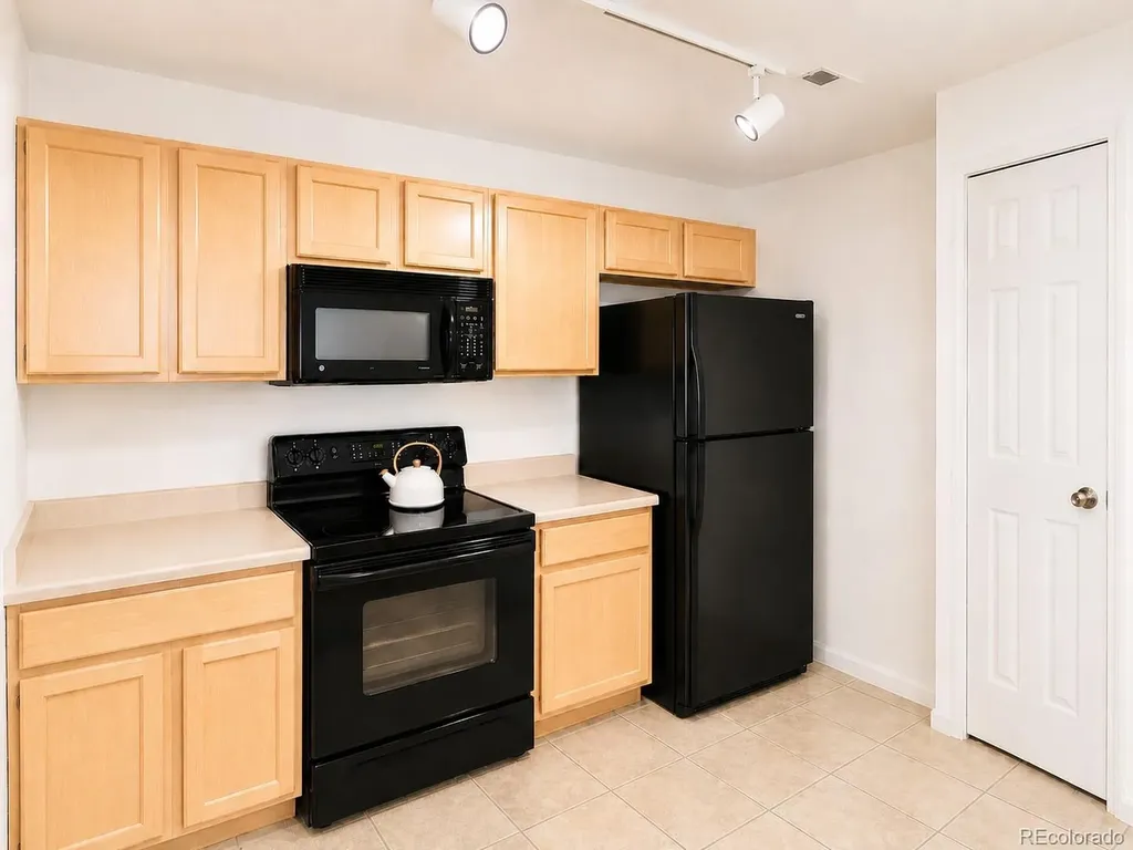 5255 Memphis Street Denver CO 80239