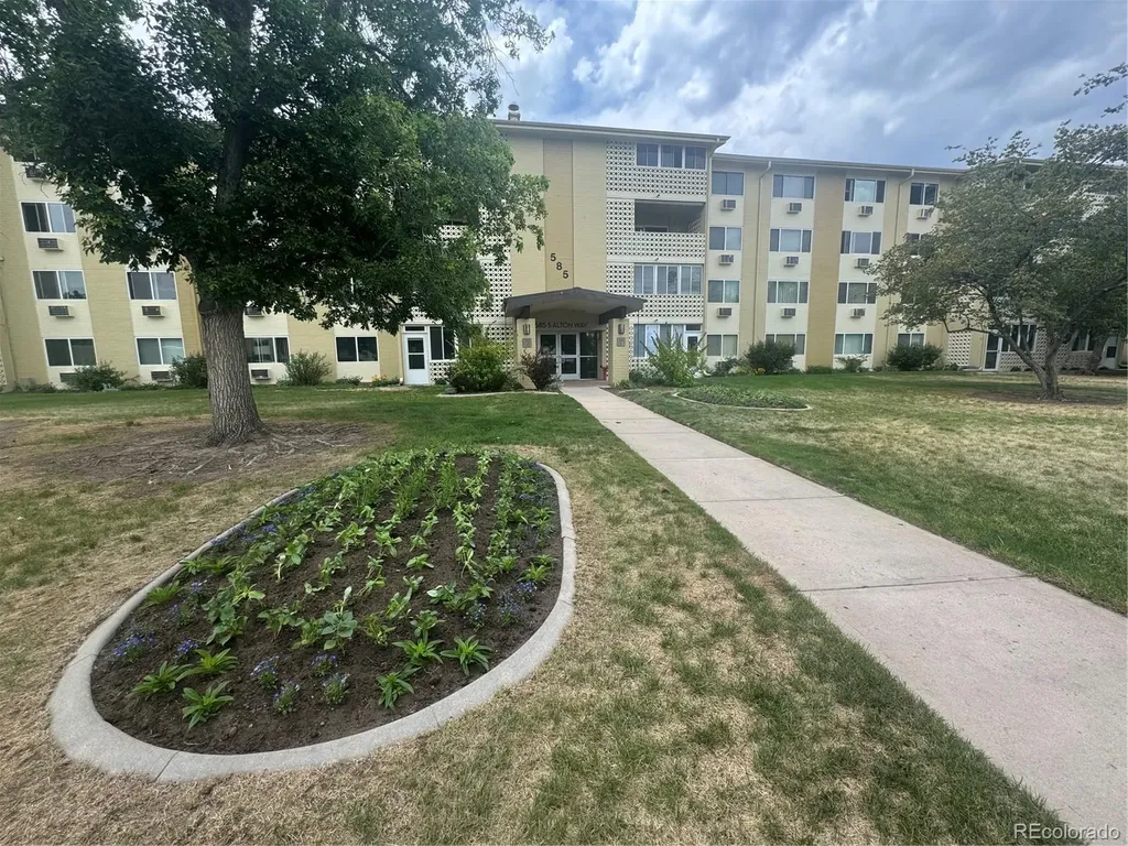 585 S Alton Way Denver CO 80247