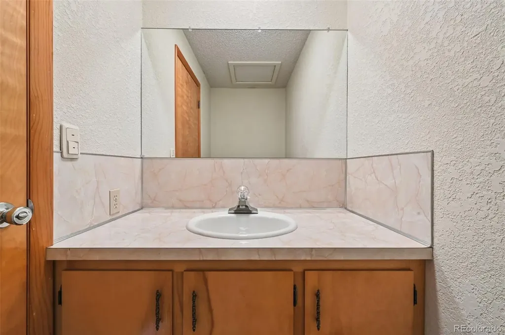 1373 S Cape Way Lakewood CO 80232