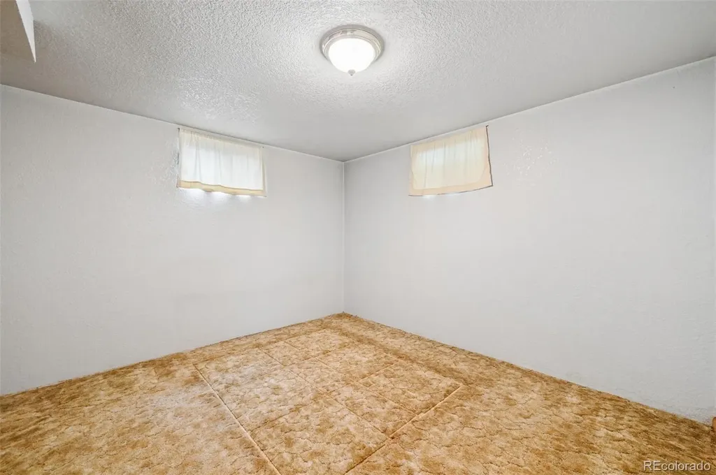 1373 S Cape Way Lakewood CO 80232